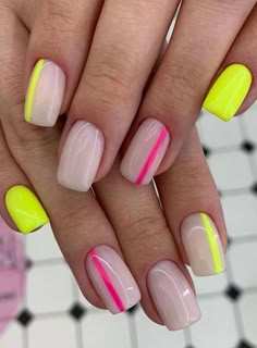 Neutral Nail Colors, Summer Nails 2022, Neutral Nail, Chic Nail Designs, Nails 2022, Cute Gel Nails, Neon Nails, Neutral Nails