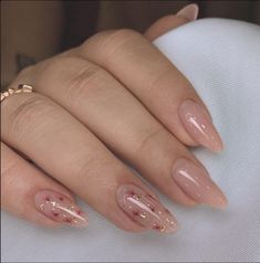 unha de gel simples/ nail designer / unha vintage / unha decorada / unha
branca / unha bege / unha francesinha/ unha paty / unha
amendoa / unha almond / unha curta /
unha bonita / unha delicada / baby
boomer / unha vintage / unha
delicada/ unha decorada / unha coração / unha vintage / unha
simples / unha beje / unha fácil / unha brilhante/ glamour /esmalte reflexivo / unha flores / unha clean Grad Ideas, Subtle Nails, Minimal Nails