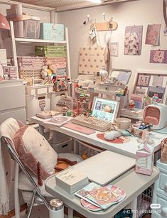 cute room inspiration inspo aesthetic bedroom ideas y2k trend minimalistic clean korean japanese desk tidy organizer style vibe aesthetic desk studying coquette cute beautiful pink Stationery Obsession, Aesthetic Bedroom Ideas, Desk Ideas, Gaming Room Setup, Cute Room Ideas