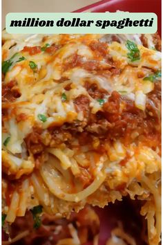 spaghetti casserole close up Million Dollar Spaghetti With Cream Cheese, Baked Spaghetti With Ground Beef, Spaghetti Lasagna Bake, Spaghetti Casserole Recipe Ground Beef, Spaghetti Recipes With Ground Beef, Alfredo Spaghetti Bake, Million Dollar Lasagna, Baked Spaghetti With Cream Cheese, Creamy Baked Spaghetti