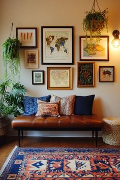 100 Inspiring Gallery Wall Ideas to Make Your Living Room Pop - H.M.G Living Room Gallery Wall Ideas, Wall Behind Couch Decor, Art Behind Couch, Behind Couch Decor, Wall Behind Couch, Living Room Pop, Wall Decor Above Couch, Designing A Living Room, Living Room Gallery Wall