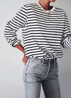 Looks Black, Clothing Essentials, Basic Outfits, Look At You, Striped Shirt, Passion For Fashion, Casual Chic