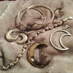 Awesome!! Moon Lovers Dream....Vintage Sterling Silver 925 & Some Stamped Mexico “Moon & Stars” Mixed Jewelry Lot. **”Not Scrap”!!** Beautiful Vintage Condition 2 Flexible Bangles 1 Bracelet 7” 1 Earrings 1 Ring. 7.75 1 Brooch/Pin 1 Pendent Please See All Pictures Ask Questions Before Bidding No Returns!! Smoke Free Dog Friendly Home If Unable To Get To The Post Office During The Week I’ll Ship Out On Saturday I’m Always Open To Reasonable Offers Thank You Vintage Sterling Silver Moon Jewelry, Silver Moon Bohemian Jewelry, Nickel-free Bronze Celestial Jewelry, Celestial Moon-shaped Bronze Jewelry, Mixed Jewelry, Bohemian Moon-shaped Oxidized Jewelry, Free Dogs, Moon Lovers, Moon Stars