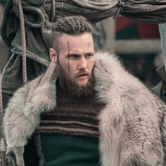 Icon Alex Ludwig, Vikings Ubbe, Viking Makeup, Ragnar Vikings, Clive Standen, Sons Of Ragnar, King Ragnar, Vikings Season, Frida Gustavsson