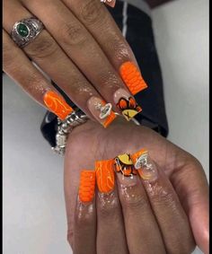 10 beautiful thick press on nails orange fall colors can be made in any shape. Pick your shape Pick your length and size Apres nails Nails Orange Fall, Apres Nails, Halloween Toe Nails, Halloween Toes, Orange Acrylic Nails, Nails Orange, Orange Nail Designs, Nail Prices, Acrylic Press On Nails