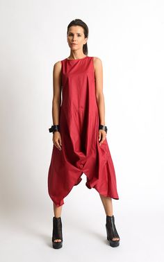 Red Asymmetric Sleeveless Dress  - METD0081 A must have model for all ladies out there who dare to show their unique style! This red maxi dress is a top choice for going to work, school, a dinner or any time you want to feel and look great! The silhouette of the dress is very comfortable and easy to wear as well as eye catching - get ready for many compliments! This tunic dress is closed with a zipper on the back. Grab a few accessories and you are ready to party! This everyday dress is made of Red Kaftan, Asymmetric Tunic, Short Casual Dress, Red Summer Dresses, Loose Tunic, Moda Chic, Red Dress Maxi, Neat Ideas, Maxi Robes