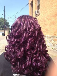 Hair Dye Ideas For Wavy Curly Hair, Dark Purple Curly Hair Black Women, Dark Pink Hair Curly, Curly Violet Hair, Dyed Curly Hair Ideas Colour Purple, Dark Pink Curly Hair, Dark Purple Hair Curly, Violet Curly Hair, Magenta Curly Hair