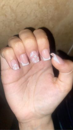 hibiscus white french tip short inspo pic Nail Designs For Mexico, Nail Idea Short Square, Short Nails Hibiscus Flower, Cute Nails Inspo Short, Short Nails For Volleyball Players, Hibiscus Short Nails, White French Tip Hibiscus Nails, Nail Inspo Short French Tip, Short Nails White Tip