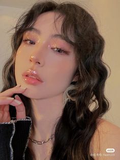 koreankorean beautybeautybeautyeyeshadoweyeshadow lookseye lookseyelinereyeliner ideasblue eyelinerwhite eyelinereyeliner turorialsiren eyestutorialsparkly eye lookglittery eye looksparkly eye lookmakeupsparkly makeupkorean makeupcoolcuteaestheticpastelkpop makeupcbeautyjbeautyeye makeup tutorialsparkly eyeshadoweyeshadowpink eyeshadowred eyeshadowblue eyeshadowcreativecreative eyeliner ideas Asian Makeup Looks, Mekap Mata, Smink Inspiration, Dope Makeup, Fancy Makeup, Cute Makeup Looks