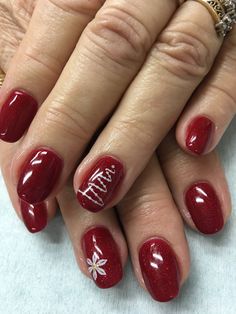 Emerald Nails, Red Gel Nails, Christmas Tree Nails, Red Christmas Nails, Tree Nails, Holiday Nail Designs, Cute Christmas Nails, Christmas Nail Art Designs