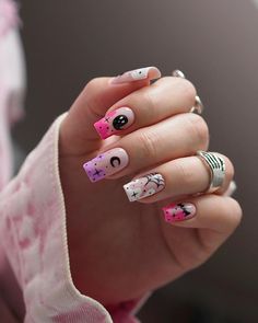 Beautiful Nails design ideas Fawn Nails, Vampy Nails, Spooky Halloween Nails, Zombie Nails, Candy Corn Nails, Splatter Nails, Uñas Ideas, Nail Art Halloween, Mickey Nails