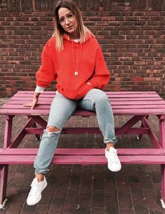 20 Cute Outfits That Will Up Your Tomboy Game Outfit Ideas Tomboy Simple, How To Dress Like Tomboy, Tom Boyish Outfits Tomboy Style, Tomboy Problems, How To Go From Tomboy To Girly, Orange Hoodie