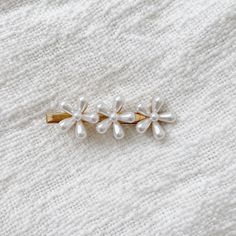 Chic Pearl Hair Clip Never Worn Bundle With Other Hair Accessories To Save! Daisy Hair, Pearl Hair Clip, Flower Hair Clip, Pearl Hair, Pearl Flower, Flower Hair Clips, Flower Hair, Gold Pearl, Flowers In Hair