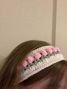 Crochet Tulip Headband! Super cute and perfect for spring Crochet Headband Tulip, Crochet Ideas Headbands, Cute Accessories Hair, Etsy Hair Accessories, Crotchet Ideas Projects Easy, Cute Little Crochet Gifts, Crochet Cute Headband, Crochet Cute Accessories, Hair Crochet Accessories