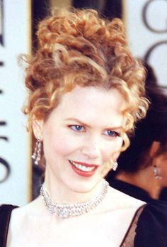 1997 from Nicole Kidman's Hair Through the Years Nicole Kidman Updo, Nicole Kidman 90s, Nicole Kidman Style, Live Love Laugh, Golden Globe, Nicole Kidman, Live Love, Wavy Hair, Redheads