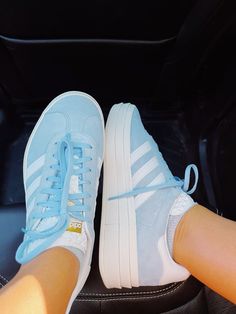 Light Blue Sneakers, Shoes Outfit Fashion, Shoe Wishlist, Shoe Inspo