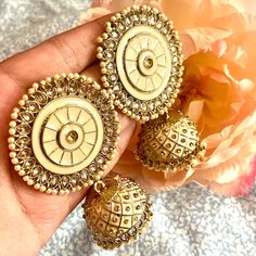 Brand New Gorgeous Oversized High Quality Indian Earrings. Gorgeous Golden Stones & Cream Beaded Work Round Shaped On Top & Jhumka On Bottom Perfect For Any Occasions. Gold Chandbalis With Cutdana Detail, Gold Bollywood Style Jhumkas, Chandbali Jhumkas For Eid, Eid Festival Chandbali Jhumkas, Elegant Jhumkas With Mirror Work For Navratri, Gold Jhumkas For Eid, Eid Stone Work Earrings, Festival Chandbalis With Stone Work, Eid Cutdana Danglers