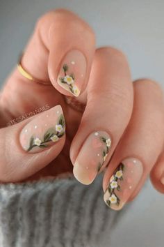 Mothers Day is here! Want to look your best? Here are some mothers day nails ideas to give your special day a twist. Look special with confidence. #mothersday mothers day nails | cool nail designs | shorter nail ideas | groovy nails #mothersdaynails Wedding Floral Nails, Cute Hippie Nails, Fantasy Wedding Nails, Nude Nails With Flower Design, Wildflower Nail Art, Flower Tip Nails, Simple Floral Nail Art, Plant Nail Art, Botanical Nails