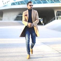 A long duster paired with dark jeans and boots leans into Western vibes. Keep it simple with a fitted tee underneath. Cowboy or Chelsea boots add that rugged touch. Add a wide-brim hat for a truly unique flair, bringing some rockstar energy into the winter months.
Top: Long duster coat over a fitted tee.
Bottom: Dark jeans.
#MensFashion #WinterOutfit #mensactivewear #mensbottoms #MensStyle #ModernGentleman #streetstyle Tan Overcoat, Camel Coat Outfit, Outfits Men Streetwear, Streetwear Ideas, Streetwear For Men, Tan Coat, Mens Fashion Smart, Coat Outfit