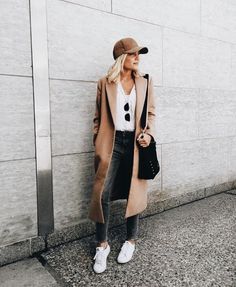 Camel Coat Outfit, Fall Fashion Coats, Mode Shoes, Mode Tips, Summer Fashions, Blazer Outfit, Looks Street Style, Camel Coat