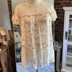 Sweet Top From Altar’d State - Size Small Never Worn - Nwot Pretty For Fall With Pair Of Jeans !! Excellent Seasonal Transition Piece. Sweet Top, Feminine Top, Altard State, Altar'd State, White Cream, Cream White, Top Blouse, Womens Tops, Cream