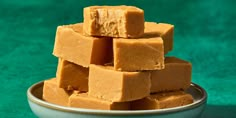 Easy Two-Ingredient Peanut Butter Fudge Brown Sugar Fudge, Butterscotch Fudge, Vegan Fudge, Butter Fudge, Homemade Fudge, Master List, Peanut Butter Protein