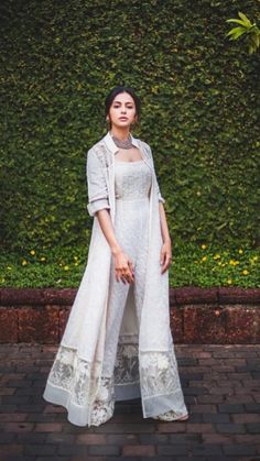 Indian Ethenic Dresses For Women, Modern Desi Outfits, Shaddi Outfit For Women, Western Indian Fusion Outfit, Jumsute Outfit, Gown Ideas Indian, Western Indian Outfits, Indo Western Dress For Girls, Indo Western Dress Party Wear