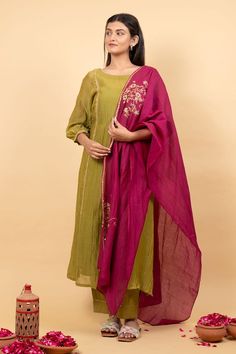 Olive green kurta with pintuck detailing and thread, sequin embroidery. Paired with inner, pant and contrast floral embroidered dupatta. - Aza Fashions Kurta And Dupatta, Green Thread, Kurta Pant Set, Sequin Embroidery, Embroidered Dupatta, Kurta With Pants, Sequins Embroidery, Silk Embroidery, Puffed Sleeves