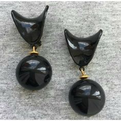 Fabulous!! Super Rare!! Vintage Chic! Robert Lee Morris Black Ball Drop Earrings Bold Chunky Clip On Couture Designer Large Big Runway 80s Rare High Fashion. New Old Stock! Condition: In Excellent Like New Vintage Condition. The Clips Are Secure And Work Properly. Unsigned. Verified Authentic By Robert Lee Morris Himself. If You Need Proof Just Message Me. My Good Friend Is Downsizing Her Collection Of Vintage Robert Lee Morris, Donna Karan, And Anne Klein, And Many Other Couture Designers. Plea Runway 80s, Earrings Bold, Ball Drop Earrings, Robert Lee Morris, Ball Drop, Couture Designers, My Good, Donna Karan, Vintage Chic