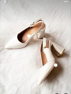 Shoes Outfit Fashion, Wedding Looks, Bridal Accessories, Wedding Shoes, Wedding Inspo, Fashion Bags, Floral Design, Wedding Dresses, Fashion Outfits