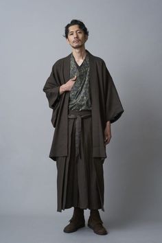 Men Clothes Design, Kimono Men, Men's Yukata, Japanese Traditional Clothes, Brown Photo, Japanese Traditional Clothing, Japanese Yukata, Idea Box, Fantasy Outfits