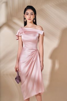 Dress Stands, Mean Blvd, Pakaian Feminin, Exclusive Dress, Wedding Dress Trends, Outdoor Parties, Knee Length Dresses, Formal Evening Dresses, Fancy Dresses