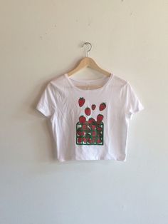 Strawberry Crop Top, Blueberry Print, Crop Top Blanc, Strawberry Festival, Strawberry Shirt, Electric Forest, Food Shirt, Top Bra, Screen Printing Shirts