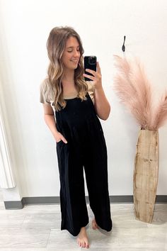 Linen Overalls Outfit Summer, Overalls Outfit Dressy, Linen Overalls Outfit, Black Linen Overalls, Overalls Outfit Winter, Black Overalls Outfit, Overalls Outfit Summer, Linen Overalls, Overalls Outfit