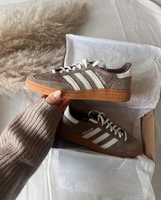 Adidas Shoes Brown, Sneakers Trending, Surfergirl Style, Adidas Brown, Trainers Adidas