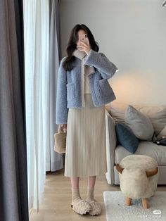 Winter Outfits Korean Skirt, Osaka Winter, Korea Winter Fashion, Taiwan Outfit, New Era Outfit, Winter Inspo Outfits, Korean Winter Outfits, Modest Girly Outfits, Satin Skirt Outfit