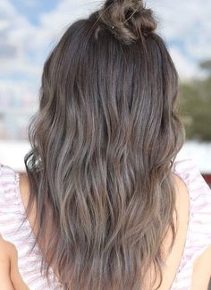 Mushroom Brown Hair, Brown Hair Cuts, Brunette Hairstyles, Rambut Brunette, Brown Hair Color Ideas, Brown Hair Shades, Mushroom Brown, Ash Brown Hair, Brown Ombre Hair