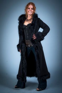 Burner coat Goth Winter Jacket, Goth Winter Outfits Cold, Taylor Momsen Outfits, Winter Goth Outfits, Mallgoth Outfits, Faux Fur Coat Outfit, Black Fur Jacket, Faux Fur Outfit, Faux Fur Lined Coat