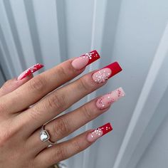 Winter Acrylic Nails Ideas, Christmas Nails Long Square, Medium Christmas Nails, December Acrylic Nails, Christmas Nails Baddie, Christmas Nails Ballerina, Xmas Nails Red, Nail Noel, Red Christmas Nails