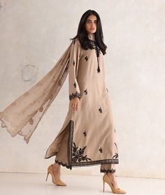 Long Pakistani Suits, Stitched Clothes, Eastern Clothes, Long Kurta Designs, Diwali Dresses, Winter Suits