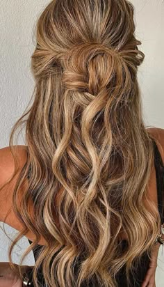 Grad Hairstyles, Gorgeous Wedding Hairstyles, Formal Hairstyles For Long Hair, Wedding Readings, Simple Prom Hair, Ball Hairstyles, Hoco Hairstyles, Dance Hairstyles, Prom Hairstyles For Long Hair