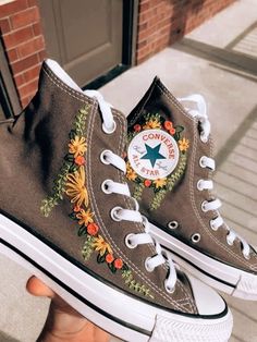 Estilo Hippy, Dr Shoes, Embroidery Shoes, Pola Sulam, Embroidered Shoes, 자수 디자인