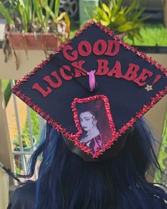 chappell roan Fiona Apple Grad Cap, Graduation Cap Band Ideas, Highschool Cap Ideas, Chappell Roan Hoco Poster, Gov Ball Chappell Roan, Chappelle Roan, Chapell Roan, Chappel Roan