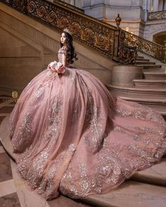 Rose Gold Off Shoulder Quinceanera Dress customsized Off Shoulder Gillter vestidos para damas de Quinceanera Dresses Rose Gold, Quinceanera Pictures, Xv Dresses, Dresses Sweet 16, Dresses Rose Gold, Ball Gown Quinceanera Dresses, Off Shoulder Ball Gown, Surprise Dance, Gold Applique