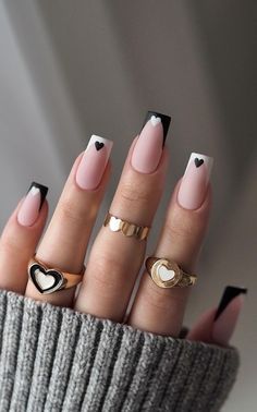 Cut Dog Nails, Black And White Nail Designs, Ootd Instagram, Graduation Nails, Square Nail Designs, Sweater Nails, Lilo Et Stitch, Geometric Nail