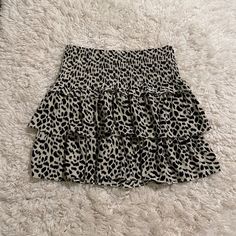 - New With Tag Casual Leopard Print Skirt For Day Out, Casual Leopard Print Mini Bottoms, Leopard Print Mini Length Bottoms For Summer, Leopard Print Mini Length Summer Bottoms, Casual Leopard Print Flowy Skirt, Casual Leopard Print Skirt For Summer, Casual Flowy Leopard Print Skirt, Casual Leopard Print Skirt For Spring, Casual Brown Ruffled Mini Skirt