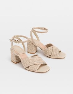 Raffia heels Raffia Shoes, Beige Sandals, Beige Shoes, Fashion Sandals, Pretty Shoes, Heeled Sandals, Beautiful Shoes, Trust Me