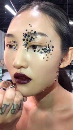 Weird Makeup, Makeup Editorial, Makeup Creative, Lip Art Makeup, Makeup Magazine, Crystal Makeup, Danessa Myricks, Crystal Lips, Makeup Photo