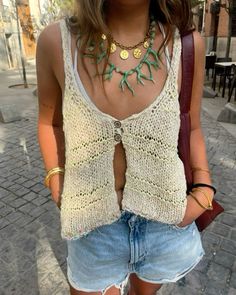 Colorful Tops Aesthetic, Ocean Aesthetic Outfit, Beachy Boho Style, Thrifted Style, Handmade Tops, Estilo Hippie, Summer Cardigan, Fire Fits, Hippie Outfits