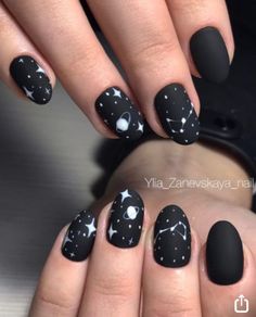 Planets #nails inspiration ❤✨ #nailart #nails #art #nailsart #inspiration #fashion #fashionable #beautiful #woman #inspiration #nailsdesign #nailspolish #nailsnailsnails #nailsaddict #nailspiration #nailsoftheday #urstyle Rocker Nails, Nails Space, Space Nails, Nails Matte, Valentine Nails, Black Nail Art, Black Nail Polish, Super Nails